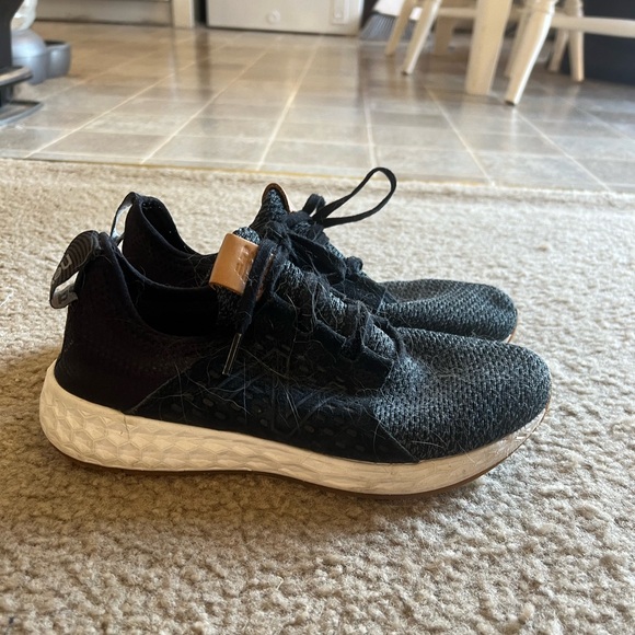 Sneakers - Picture 4 of 7